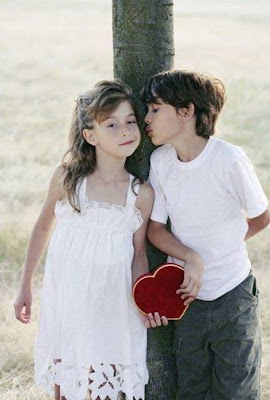 رومانسية الاطفال , اطفال رومانسية , حب الاطفال Romantic Cute babies